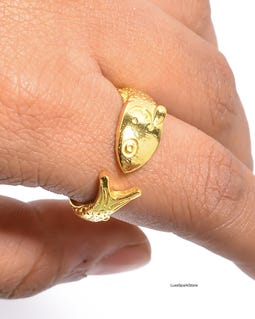 Gold Fish Ring, Sterling Silver Adjustable Cute Koi Fish Ring, Ocean-Inspired Animal Jewelry, Minimalist Sea Life Ring, Beach Jewelry Gift